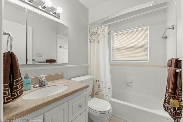 20025 Valera Street, St. Clair Shores, MI 48080