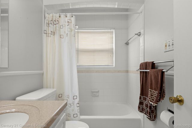 20025 Valera Street, St. Clair Shores, MI 48080