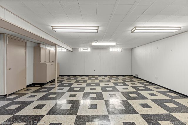 20025 Valera Street, St. Clair Shores, MI 48080