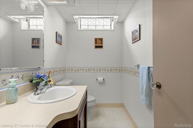 20025 Valera Street, St. Clair Shores, MI 48080