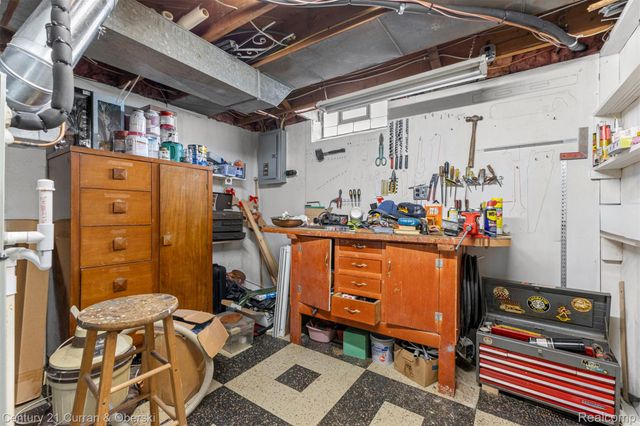 20025 Valera Street, St. Clair Shores, MI 48080