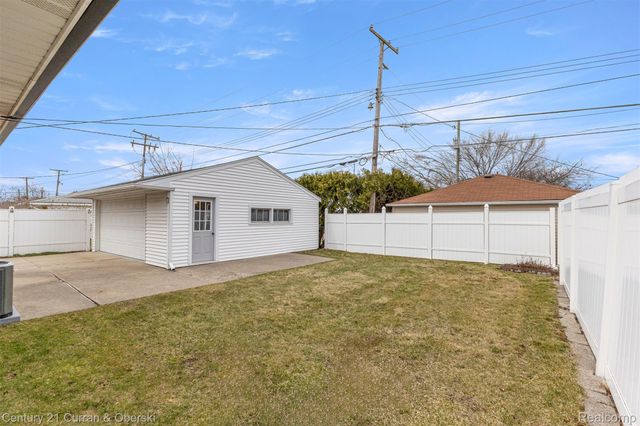 20025 Valera Street, St. Clair Shores, MI 48080