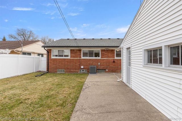 20025 Valera Street, St. Clair Shores, MI 48080