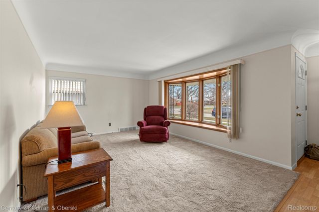 20025 Valera Street, St. Clair Shores, MI 48080