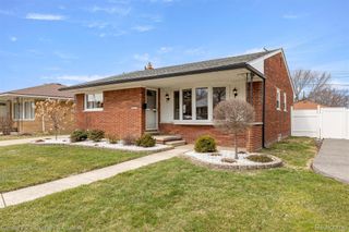 20025 Valera Street, St. Clair Shores, MI 48080