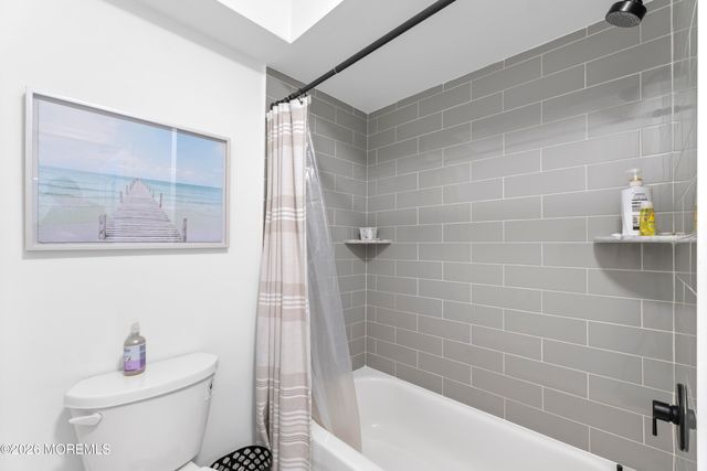 18 Diane Drive, Tinton Falls, NJ 07753