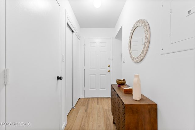 18 Diane Drive, Tinton Falls, NJ 07753