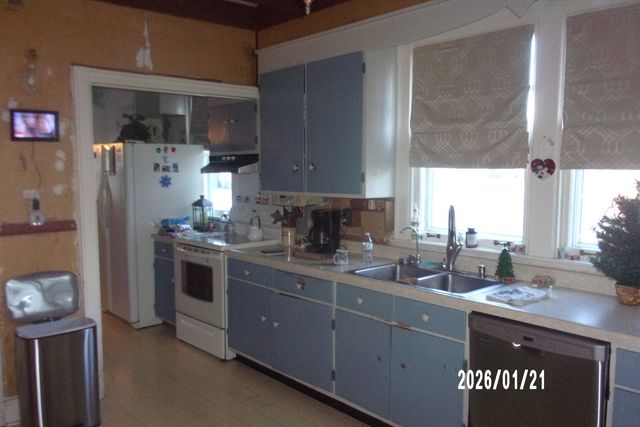 454 S 5th Street, Watseka, IL 60970