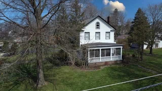 454 S 5th Street, Watseka, IL 60970