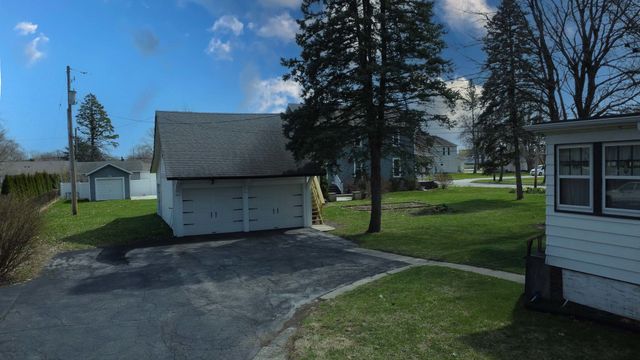 454 S 5th Street, Watseka, IL 60970