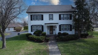 454 S 5th Street, Watseka, IL 60970