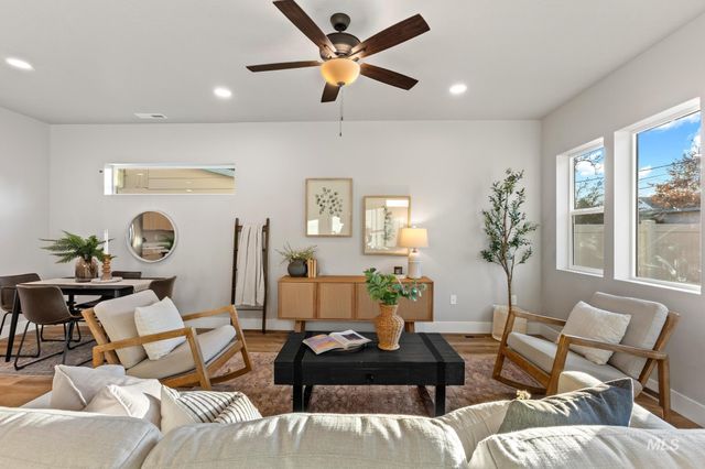 2111 S Pacific St, Boise, ID 83705