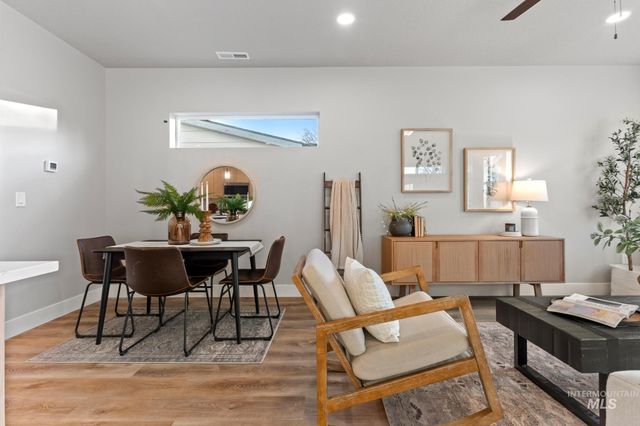 2111 S Pacific St, Boise, ID 83705