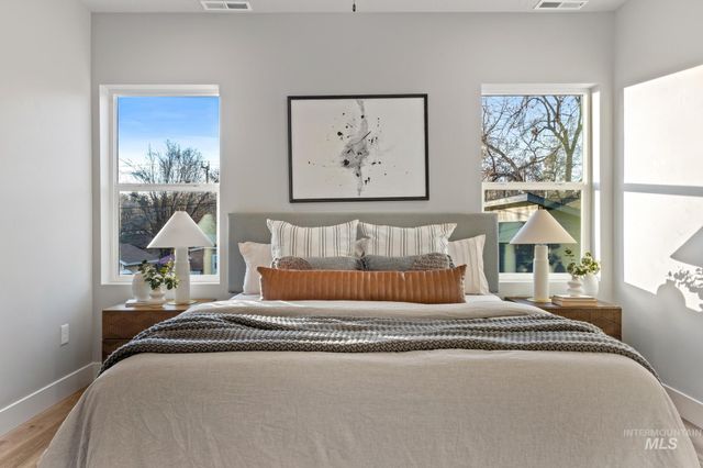 2111 S Pacific St, Boise, ID 83705