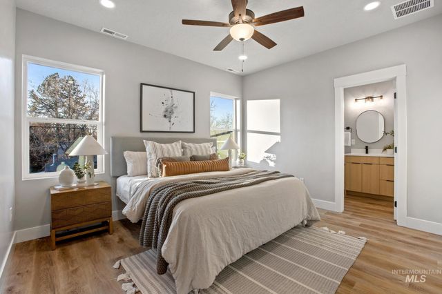 2111 S Pacific St, Boise, ID 83705