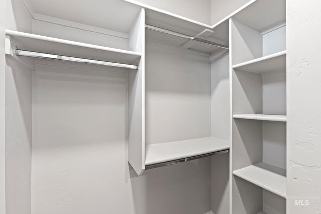 2111 S Pacific St, Boise, ID 83705