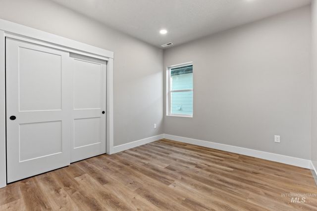 2111 S Pacific St, Boise, ID 83705