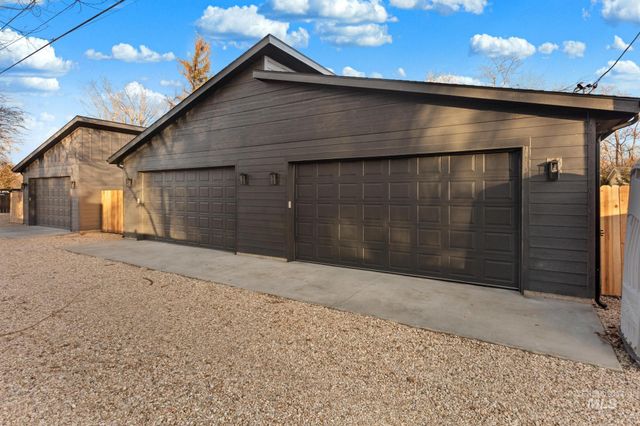 2111 S Pacific St, Boise, ID 83705