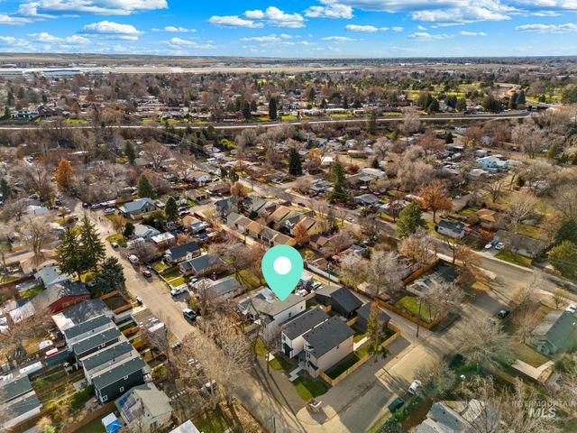 2111 S Pacific St, Boise, ID 83705
