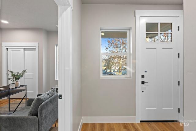 2111 S Pacific St, Boise, ID 83705