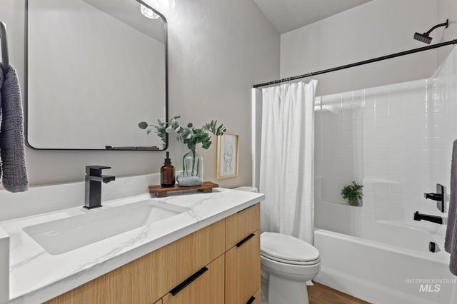 2111 S Pacific St, Boise, ID 83705