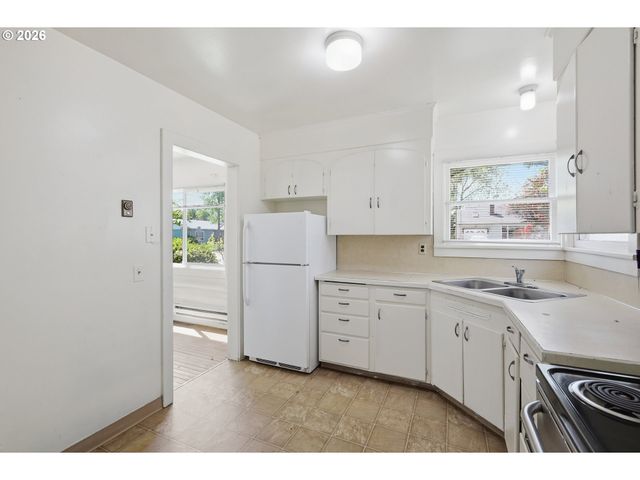 2189 HILYARD St, Eugene, OR 97405