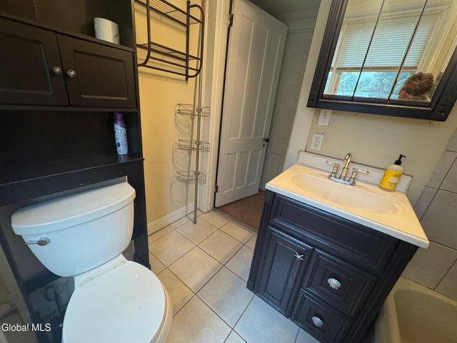 1519 New Scotland Road 2 Right, Bethlehem, NY 12159