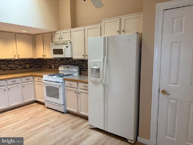 11606 SAVANNAH DR, Fredericksburg, VA 22407