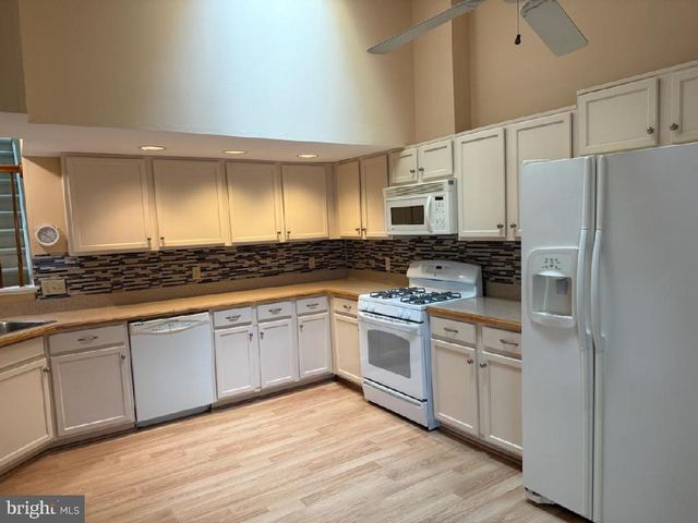 11606 SAVANNAH DR, Fredericksburg, VA 22407