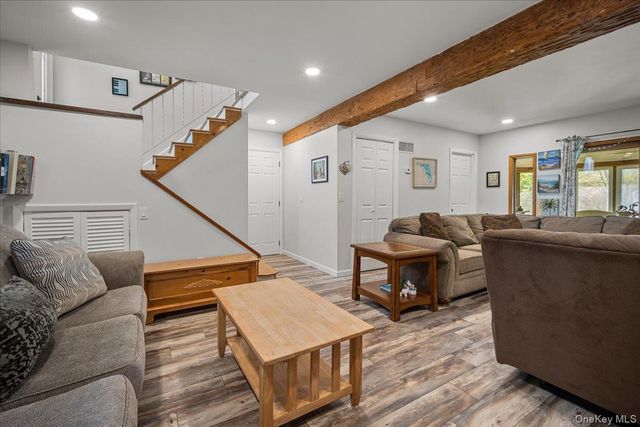 10 Richard Road, Mahopac, NY 10541