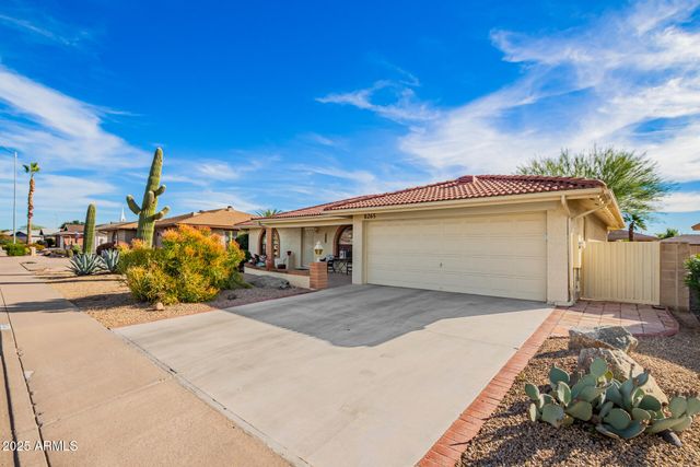 8265 E LAKEVIEW Avenue, Mesa, AZ 85209
