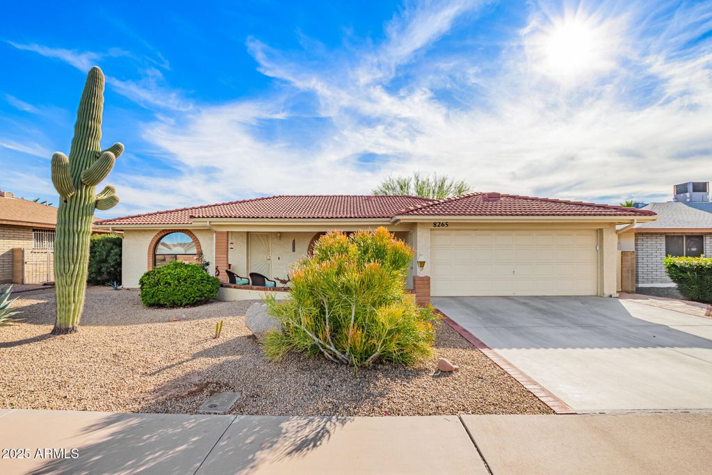 8265 E LAKEVIEW Avenue, Mesa, AZ 85209