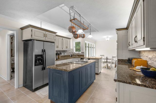 1762 Cliffwood Dr., Myrtle Beach, SC 29572