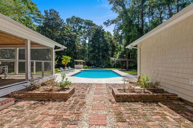 1762 Cliffwood Dr., Myrtle Beach, SC 29572