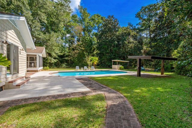 1762 Cliffwood Dr., Myrtle Beach, SC 29572