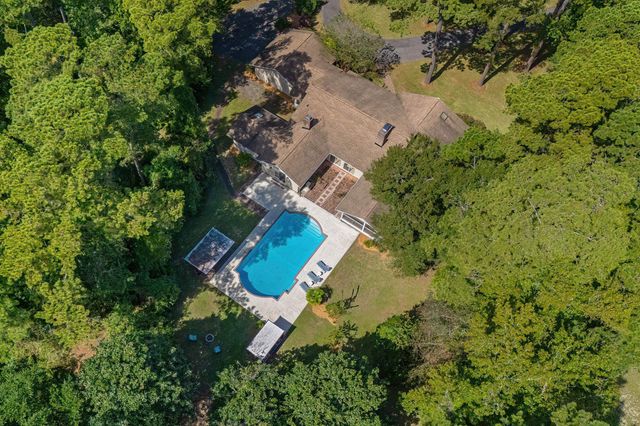 1762 Cliffwood Dr., Myrtle Beach, SC 29572