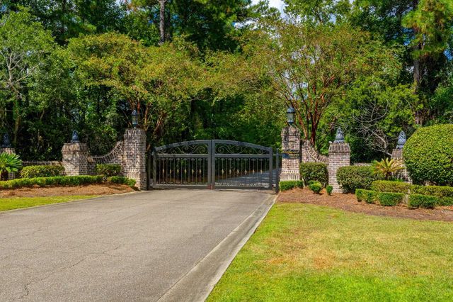 1762 Cliffwood Dr., Myrtle Beach, SC 29572