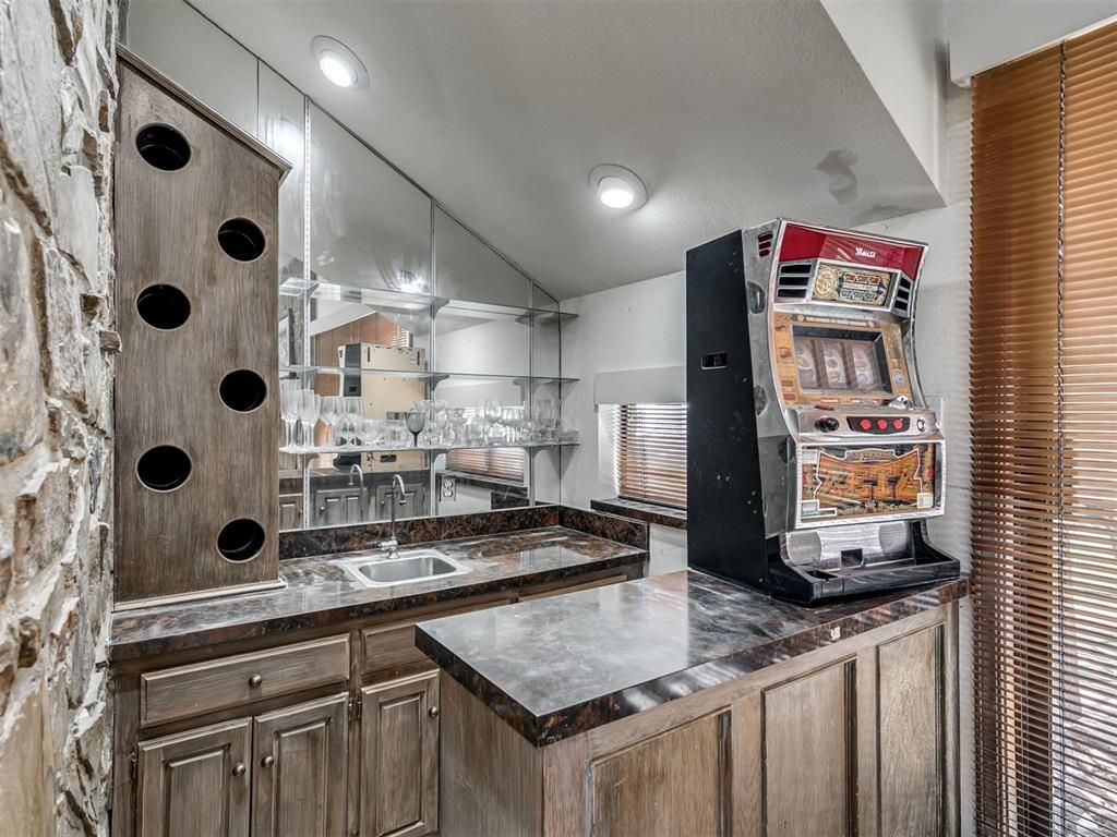 Image 13 of property listing at 3142 Rock Ridge Place, Oklahoma City, OK 73120