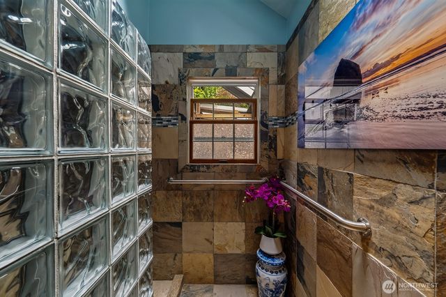 2201 30th Street, Bellingham, WA 98225