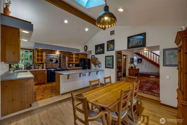 2201 30th Street, Bellingham, WA 98225