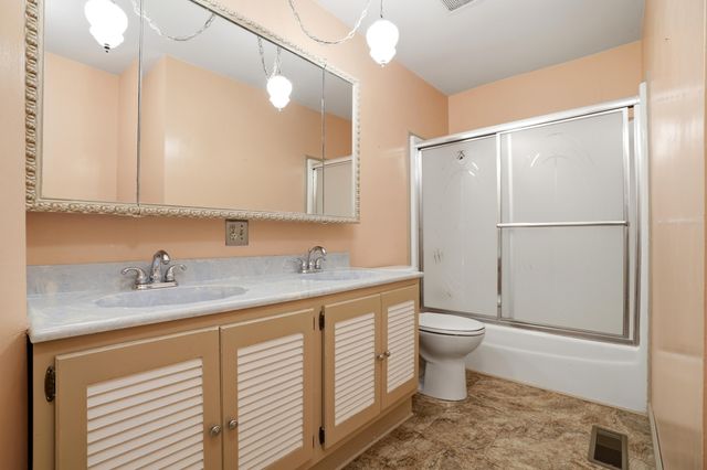 627 Olympia Road, Valparaiso, IN 46385