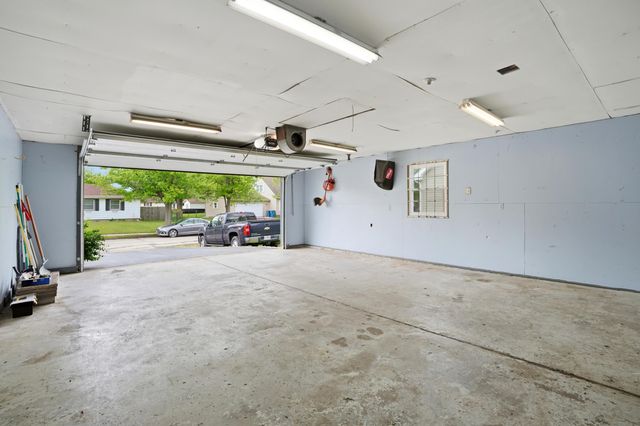 627 Olympia Road, Valparaiso, IN 46385