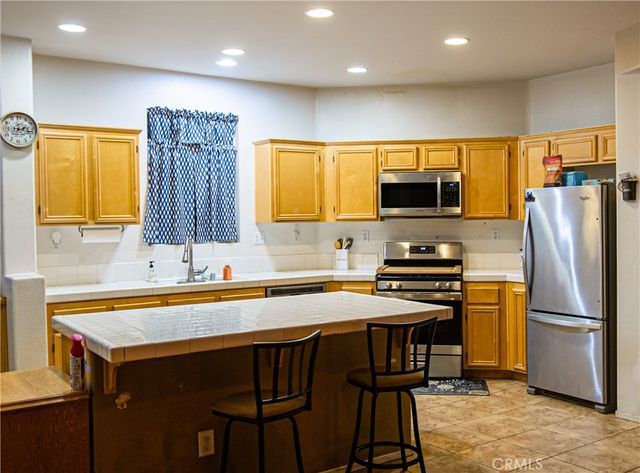 13687 Dellwood, Victorville, CA 92392
