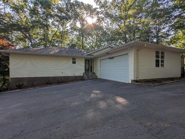 283 Deaver Cove Road, Blairsville, GA 30512