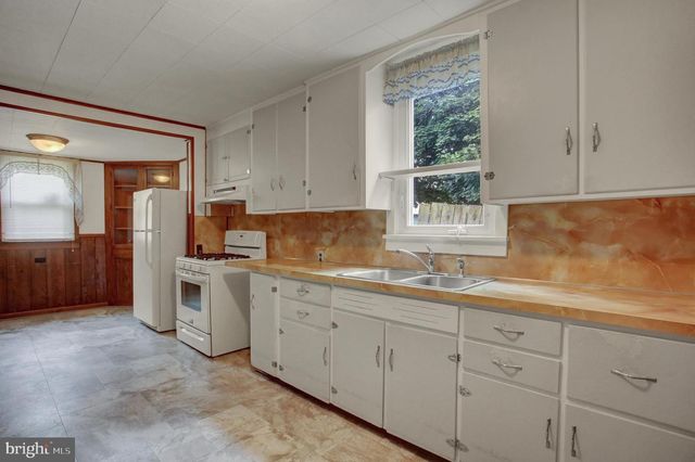 343 W QUEEN ST, Chambersburg, PA 17201