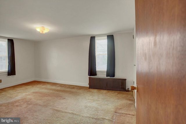 343 W QUEEN ST, Chambersburg, PA 17201