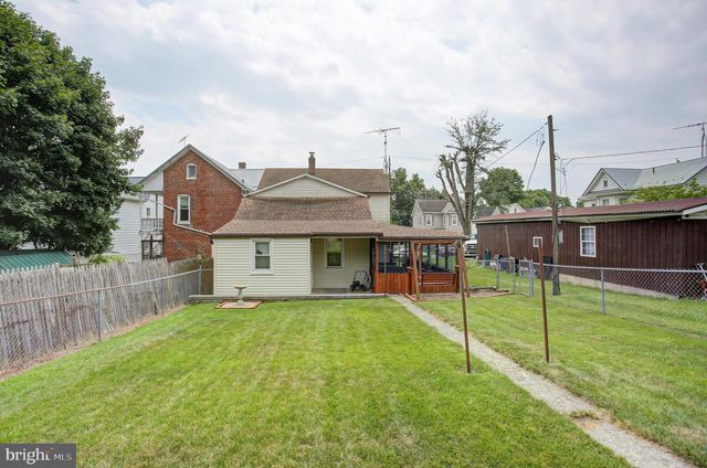 343 W QUEEN ST, Chambersburg, PA 17201