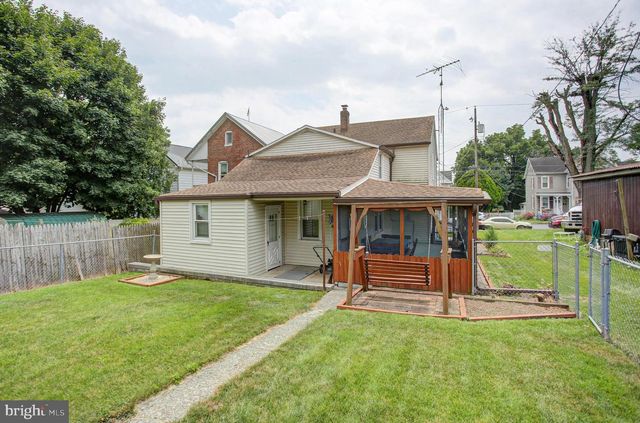 343 W QUEEN ST, Chambersburg, PA 17201