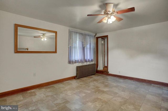343 W QUEEN ST, Chambersburg, PA 17201