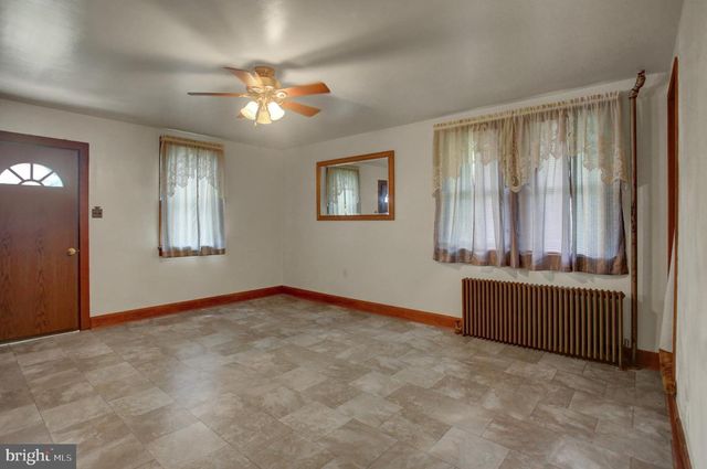 343 W QUEEN ST, Chambersburg, PA 17201